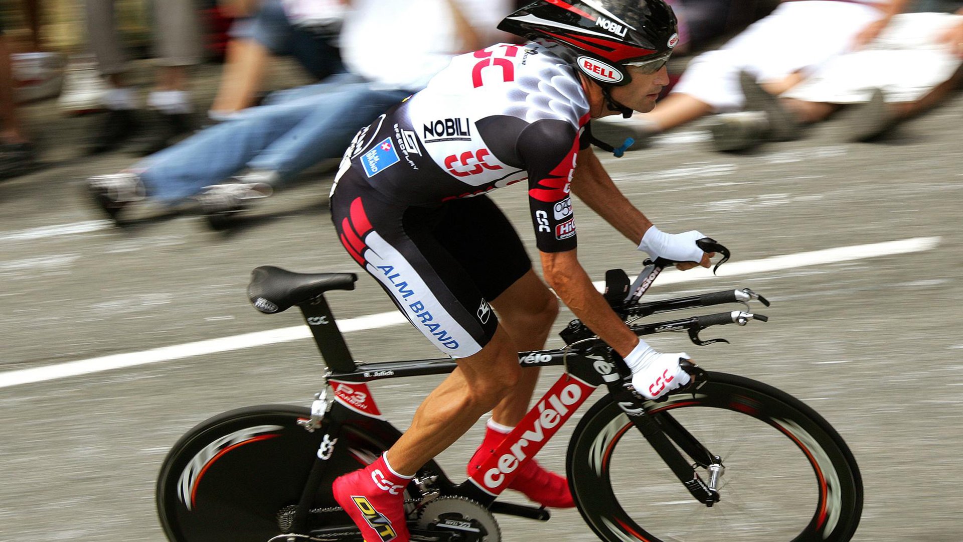 西决生死战焦点战，几内亚冲垮AC米兰，足球殖民主义的黄昏与非洲足球的觉醒