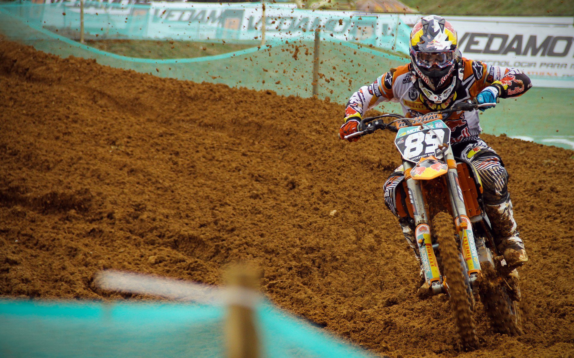 F1街道赛之夜,切特防守端锁死对手,一场被低估的战术胜利